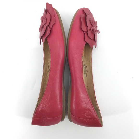 Born Pink Flats with Flower Detail - Picture 5 of 14